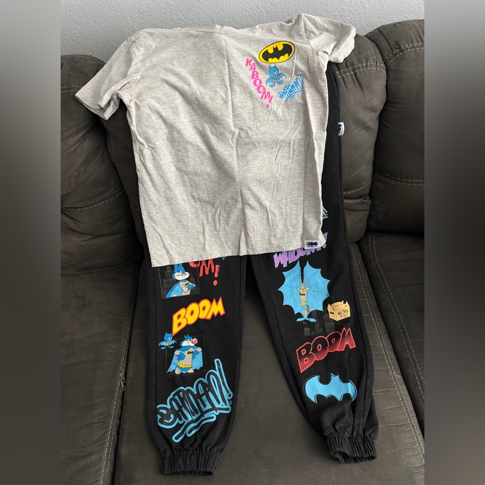 WB 100 Shirt and joggers